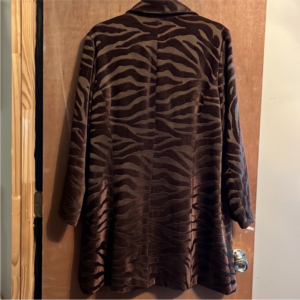 Vintage “3 Sisters” coat!! - Picture 2 of 9